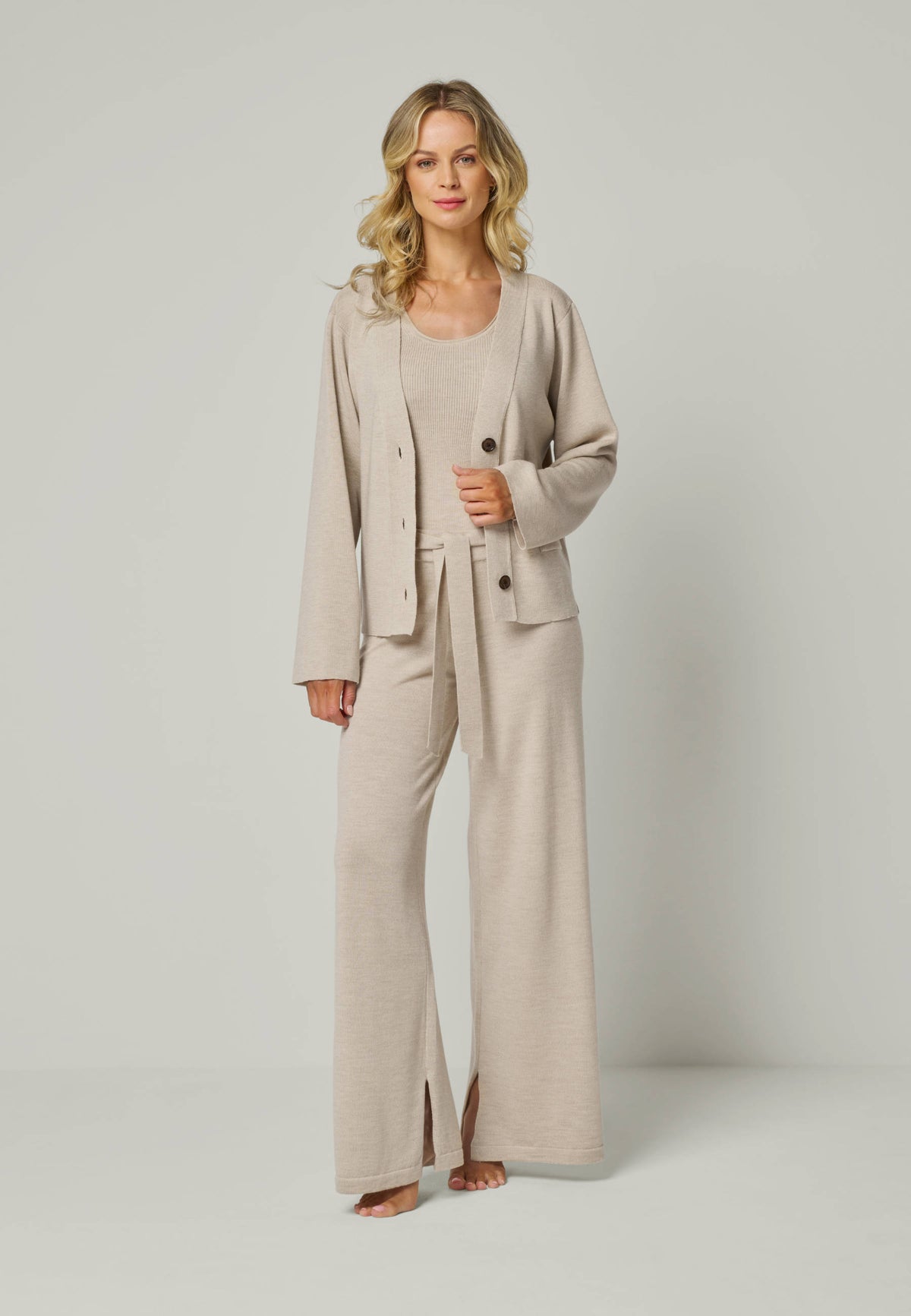 LOUNGEWEAR SET - Cardigan Gigi & Top Blossom & Pants Bailey