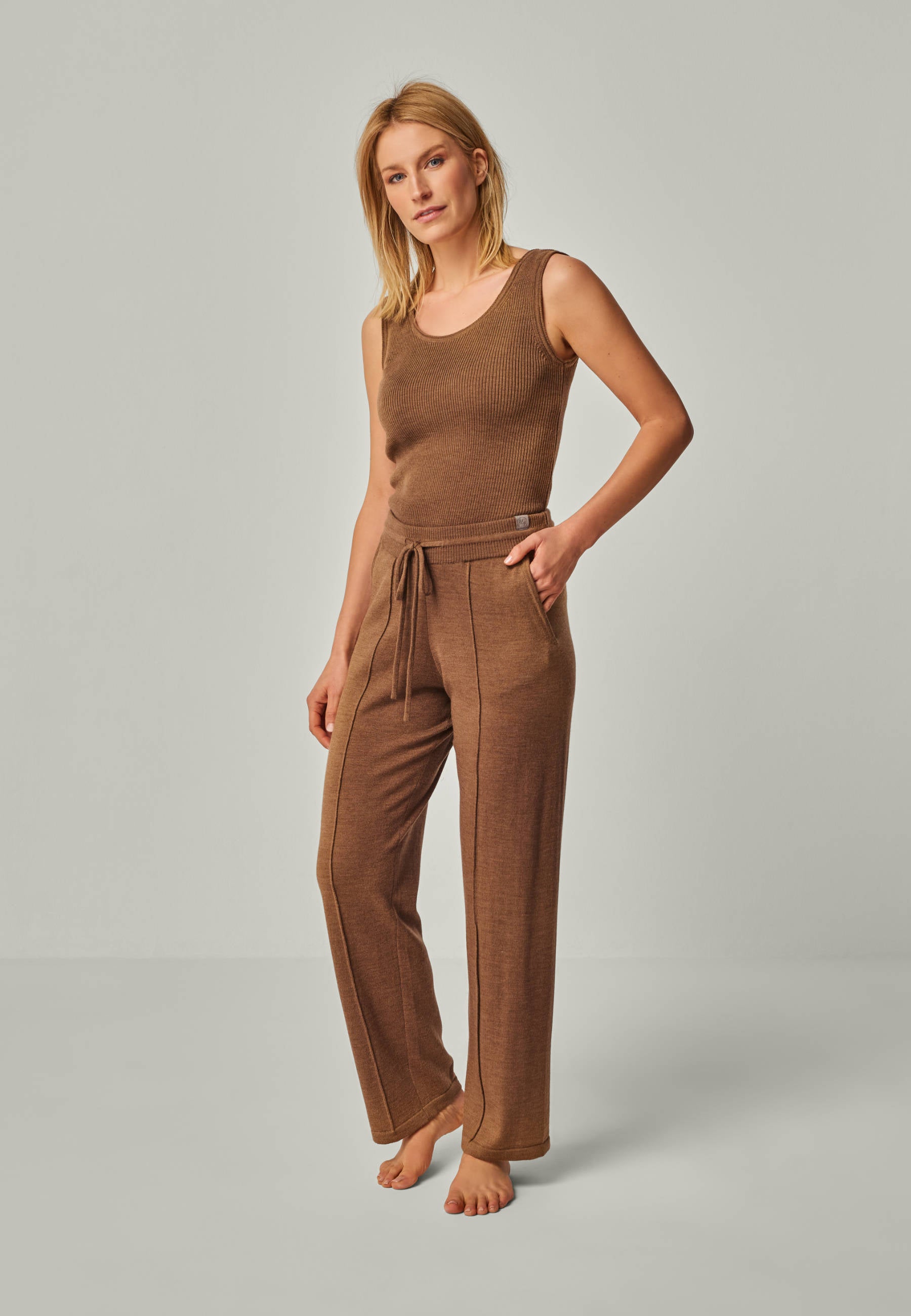 PANTS ELISA - Elegant knitted trousers with piping