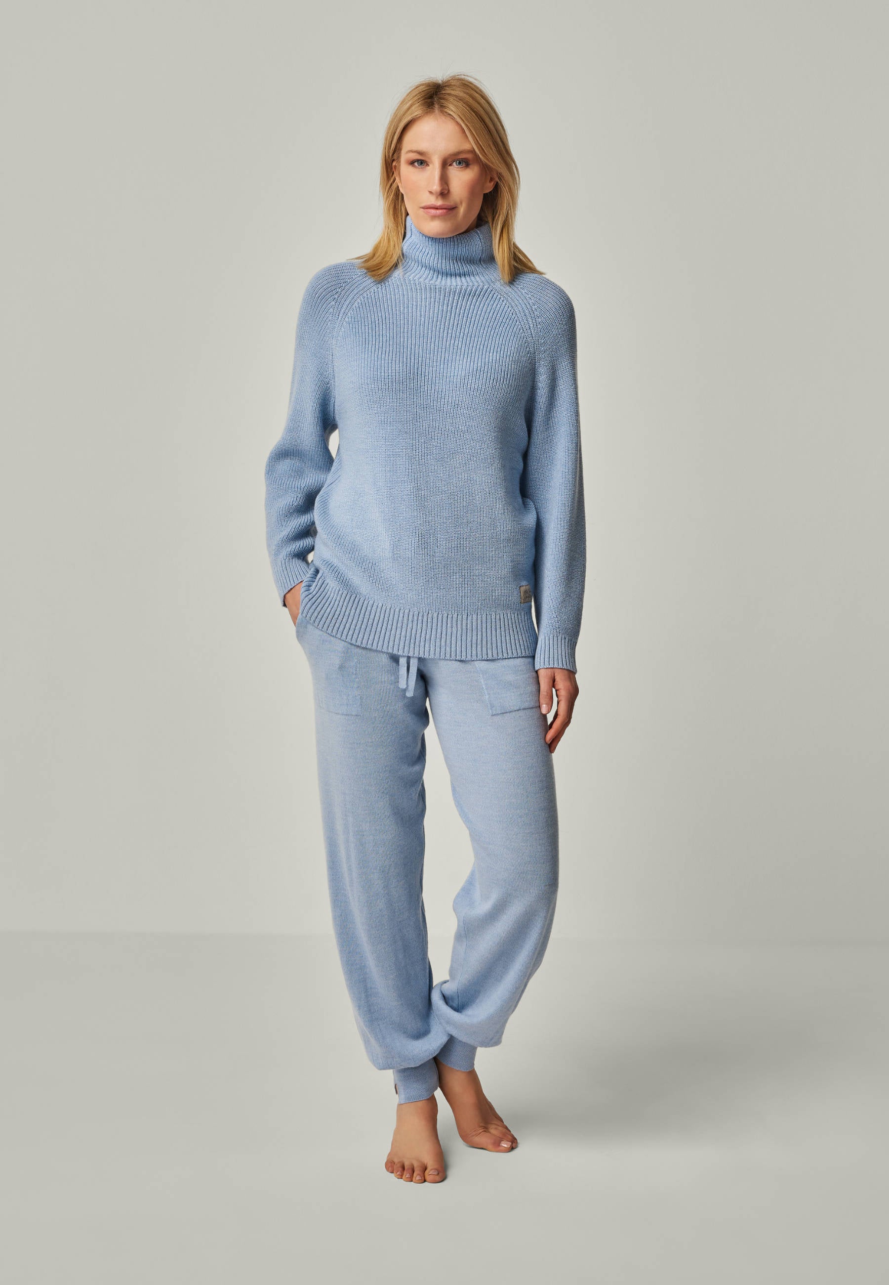 PULLOVER EVE - Stylish mock neck sweater