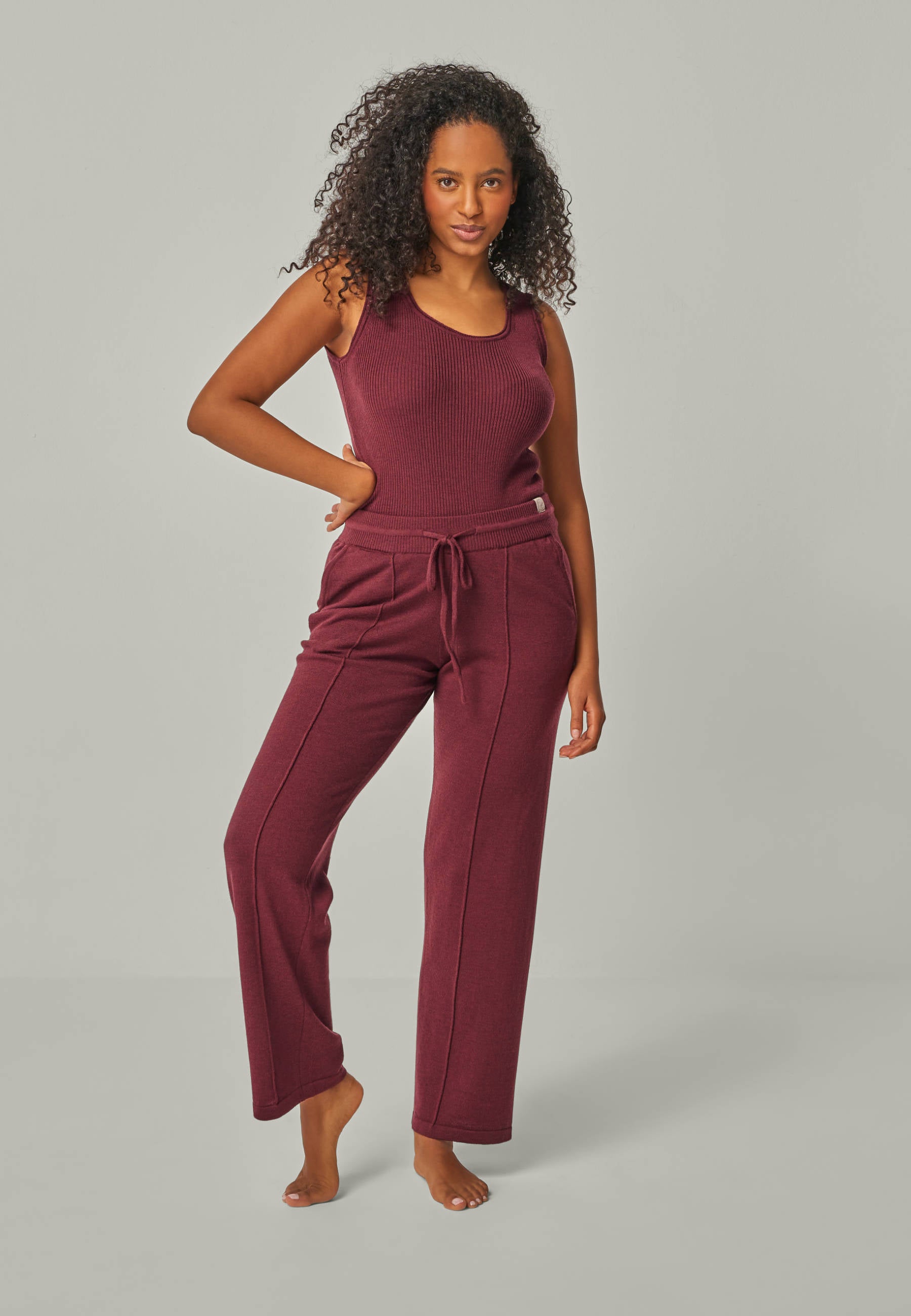 PANTS ELISA - Elegant knitted trousers with piping