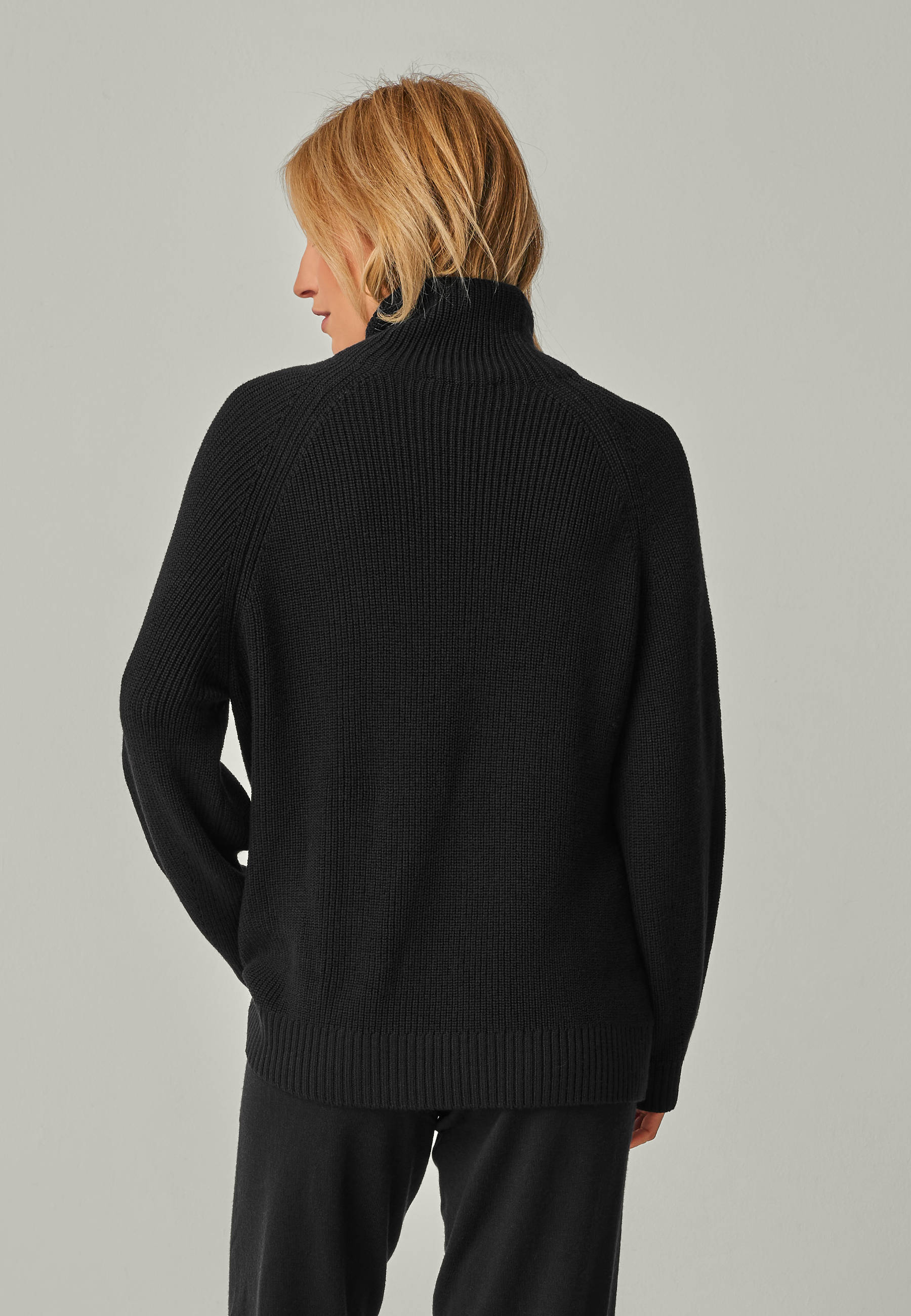 PULLOVER EVE - Stylish mock neck sweater