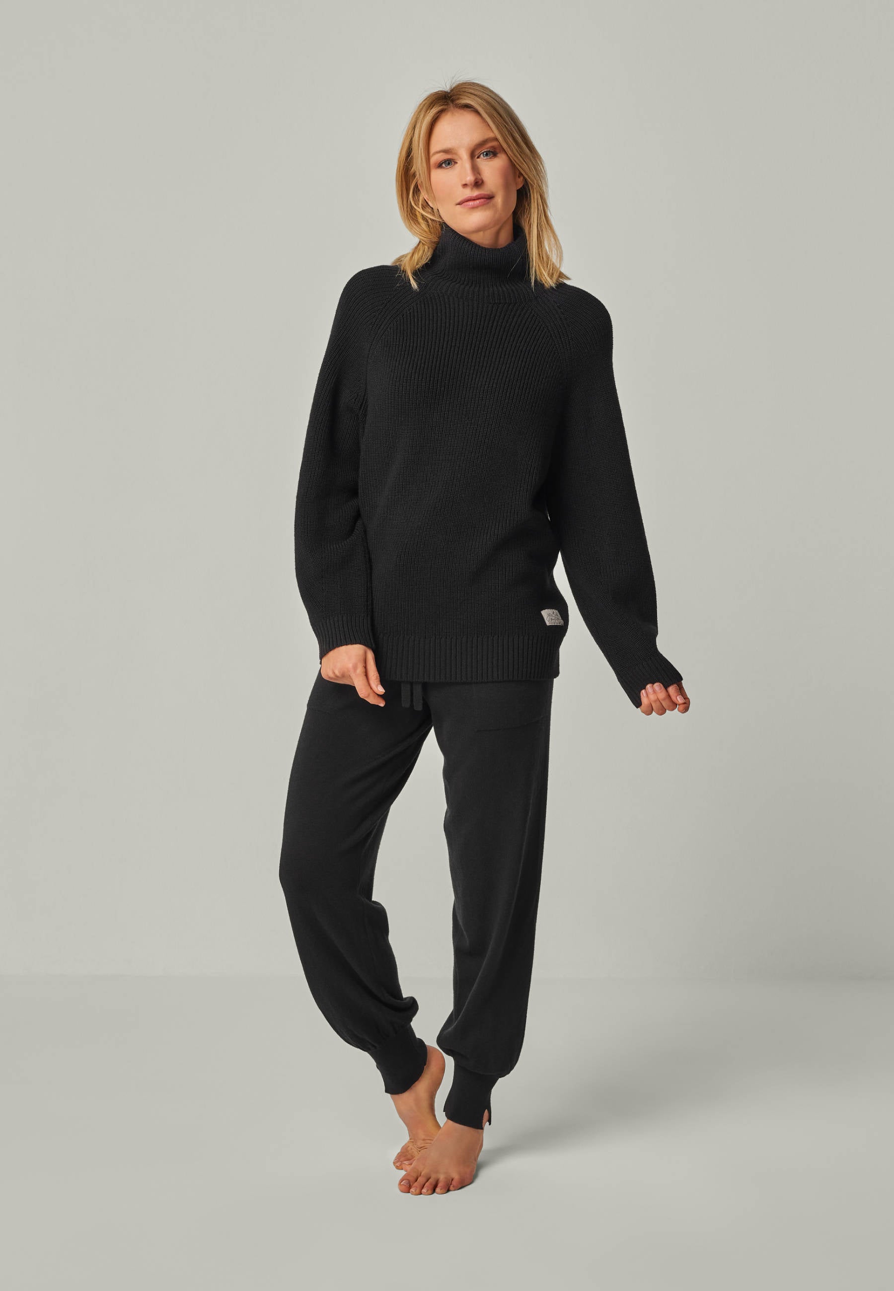 PULLOVER EVE - Stylish mock neck sweater