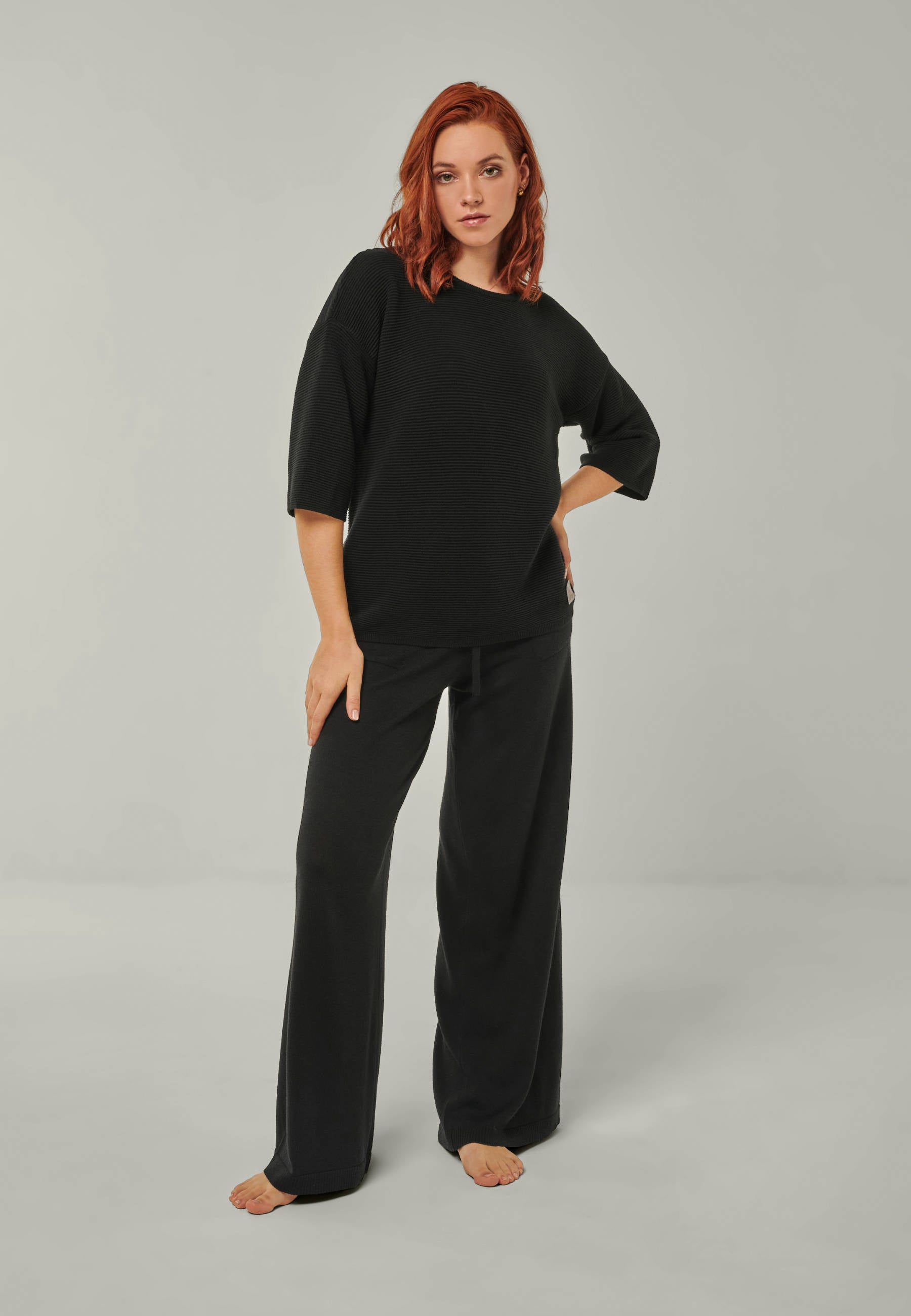 PANTS FRIDA - Wide knitted pants with pockets