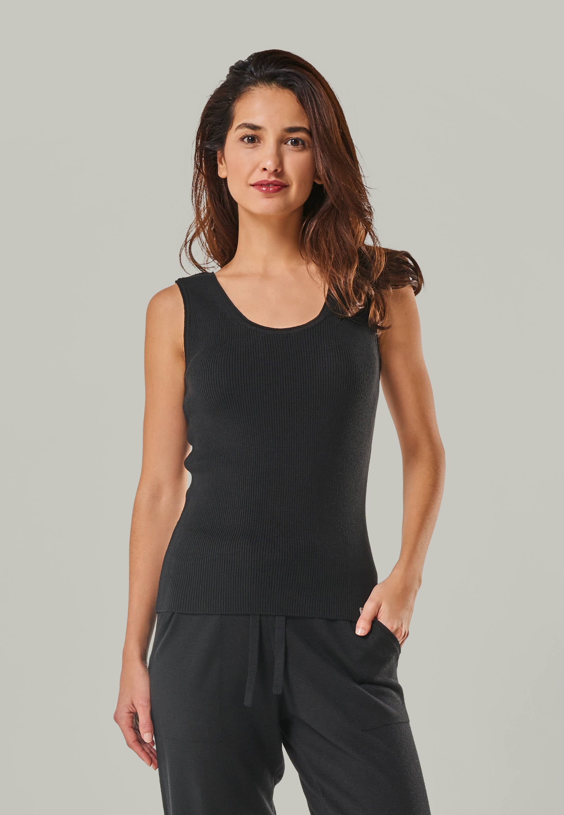 TOP BLOSSOM - ribbed merino top with round neck