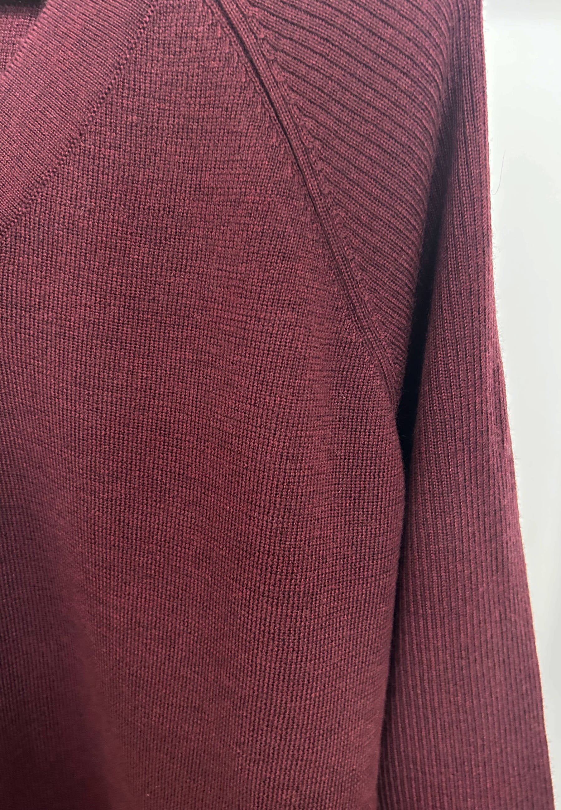 PULLOVER DORINA - Merino Pullover mit V-Ausschnitt