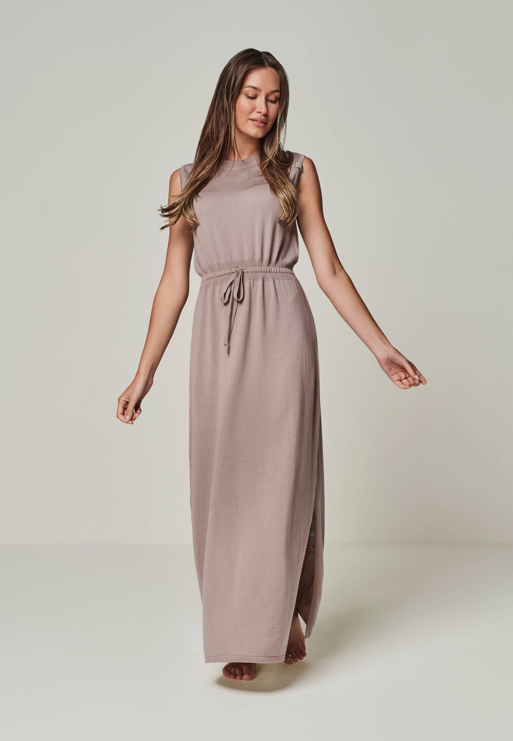 Langes Strickkleid mit Schlitz Homewear Dress Ärmellos