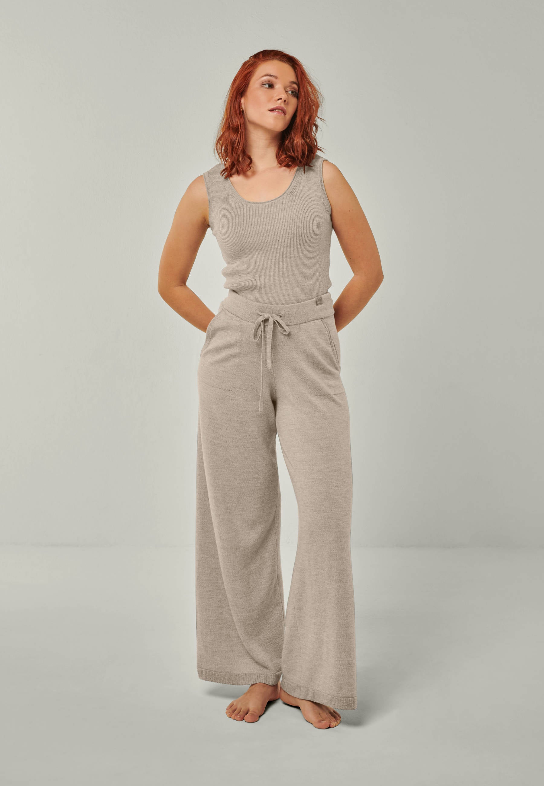PANTS FRIDA - Wide knitted pants with pockets