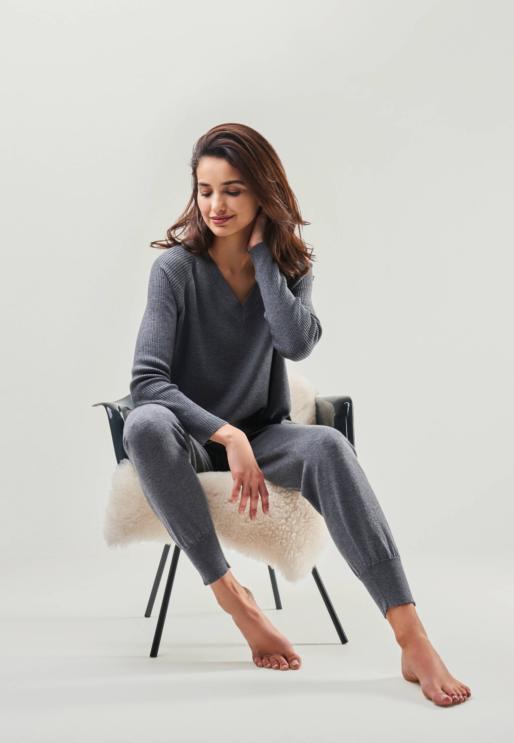 PULLOVER DORINA - Merino sweater with V-neck