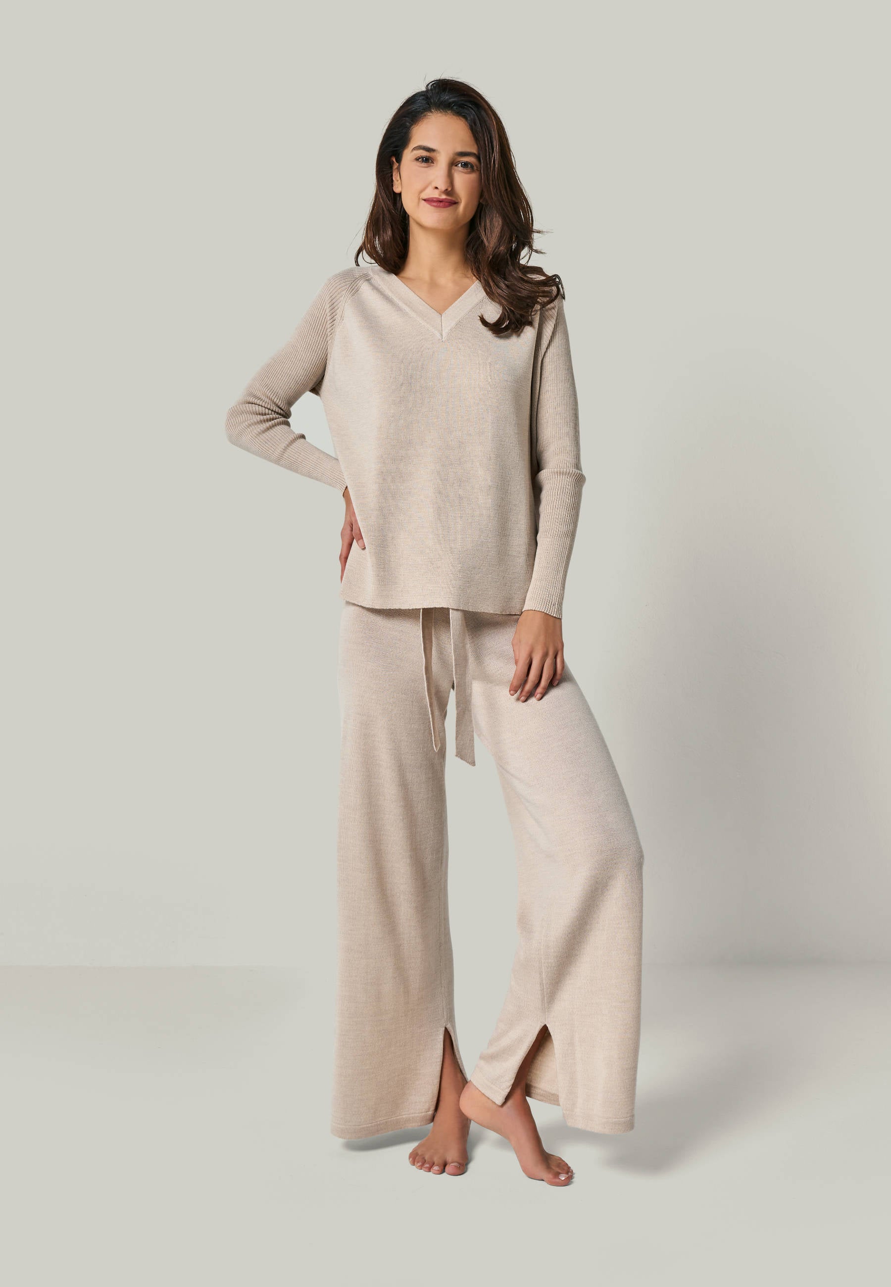 PULLOVER DORINA - Merino sweater with V-neck