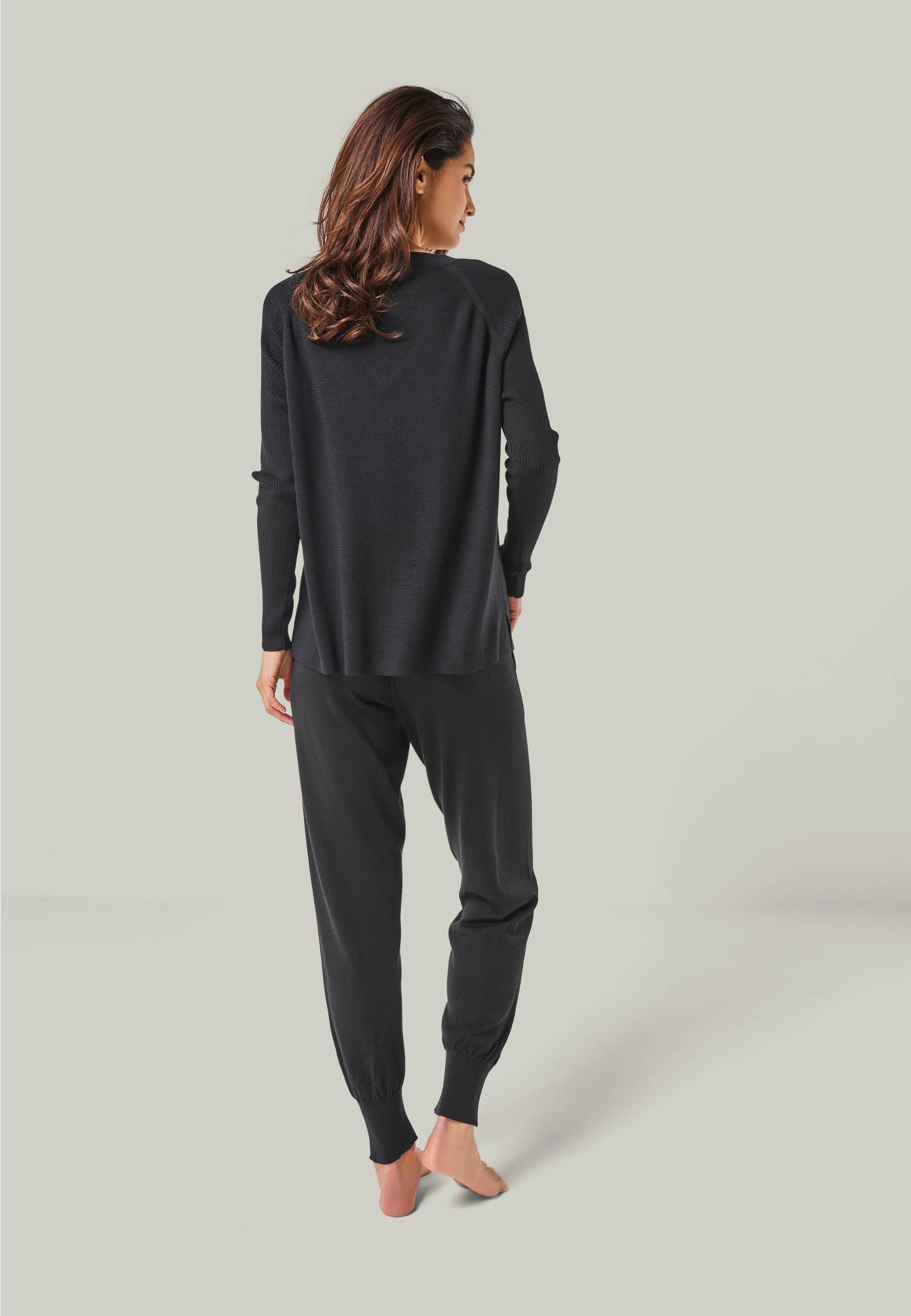 PULLOVER DORINA - Merino sweater with V-neck