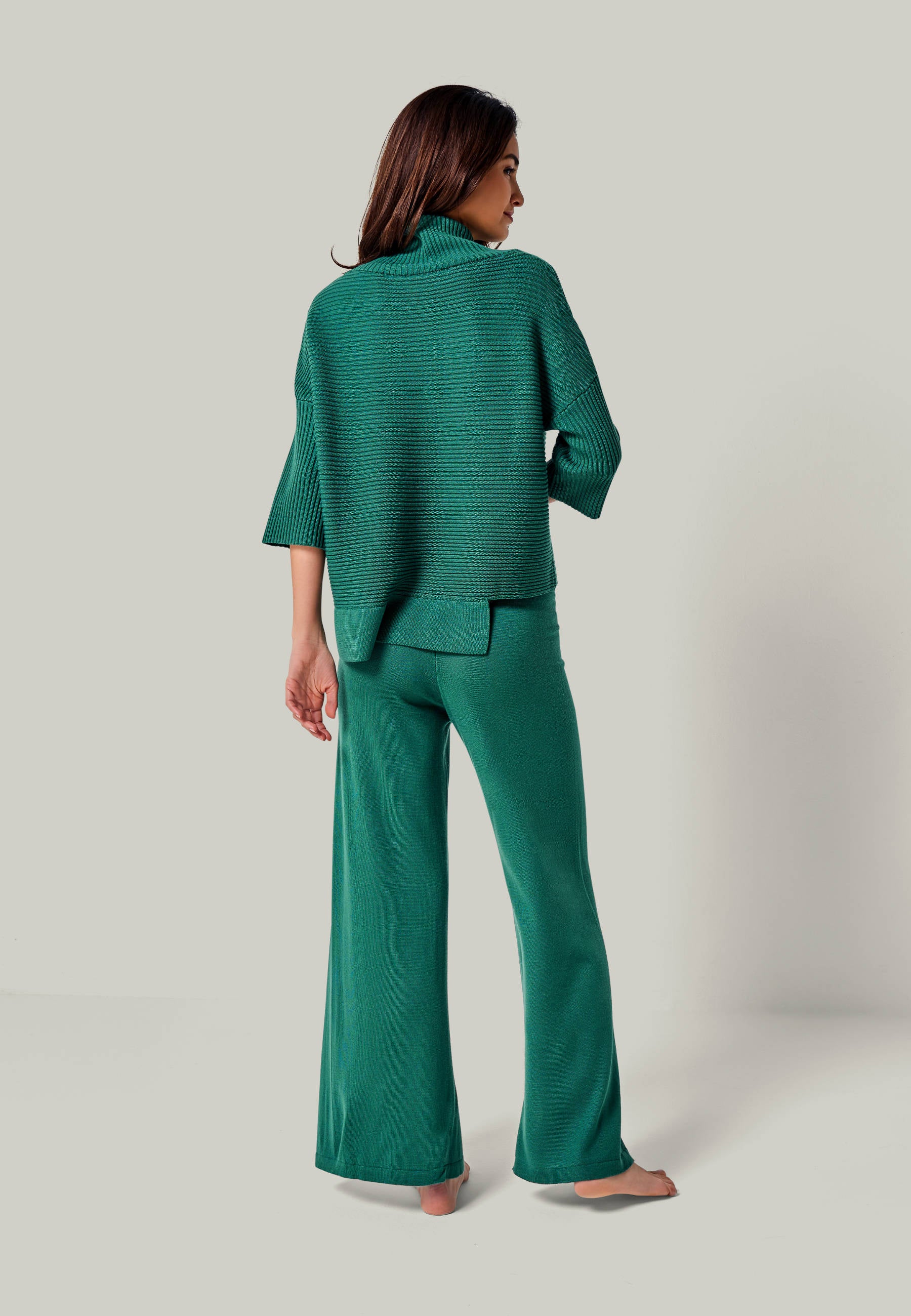 PULLOVER BAILEY - Asymmetrischer Merino Rollkragenpullover