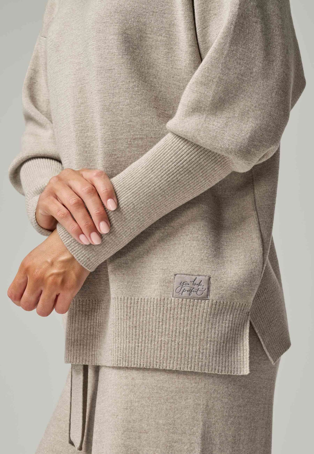 PULLOVER GWEN - Rundhalspullover mit Puffärmeln