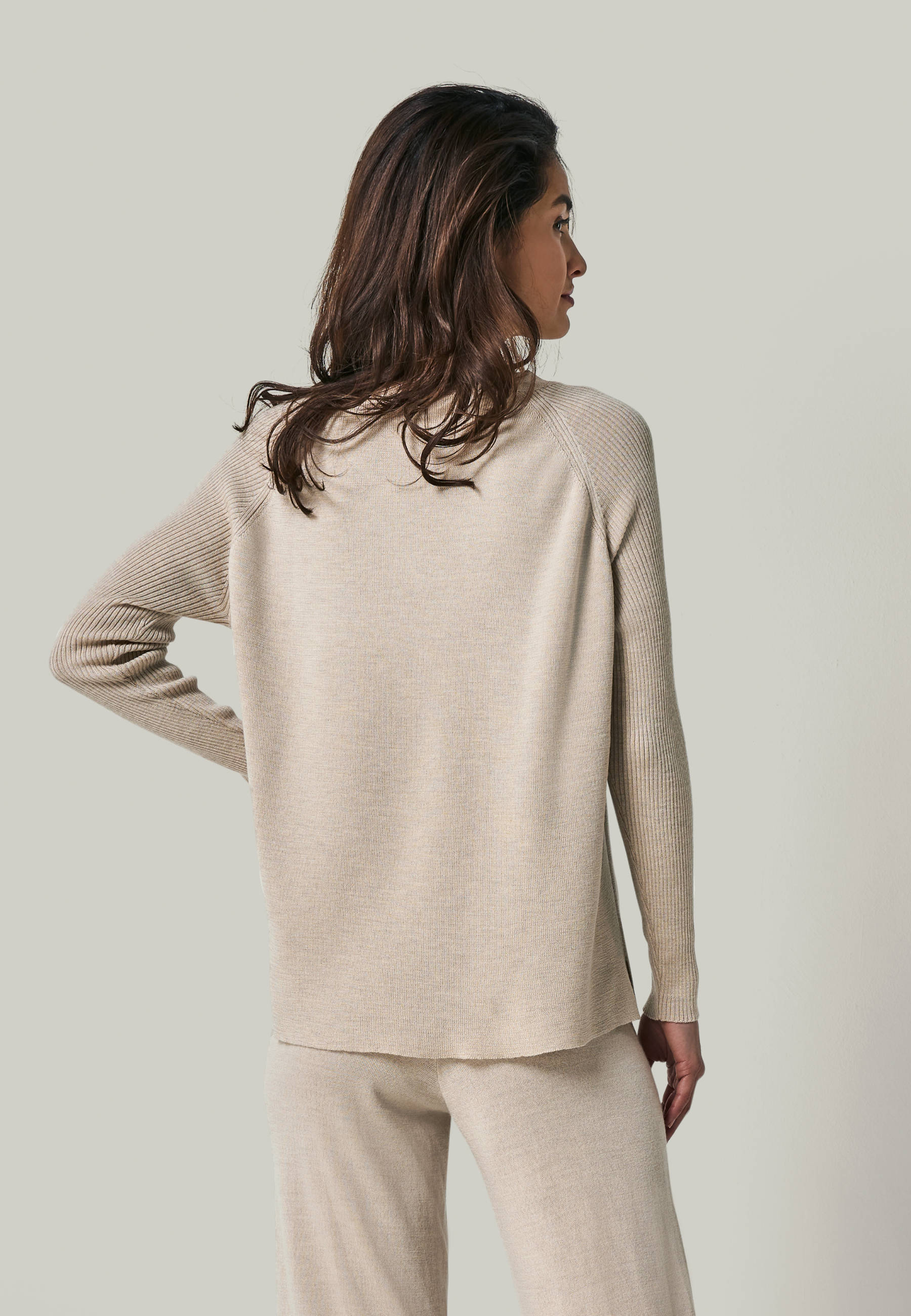 PULLOVER DORINA - Merino sweater with V-neck