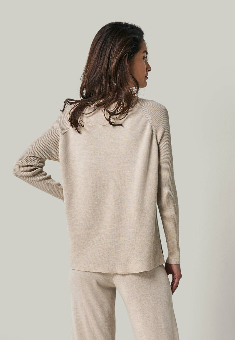 PULLOVER DORINA - V-neck merino sweater
