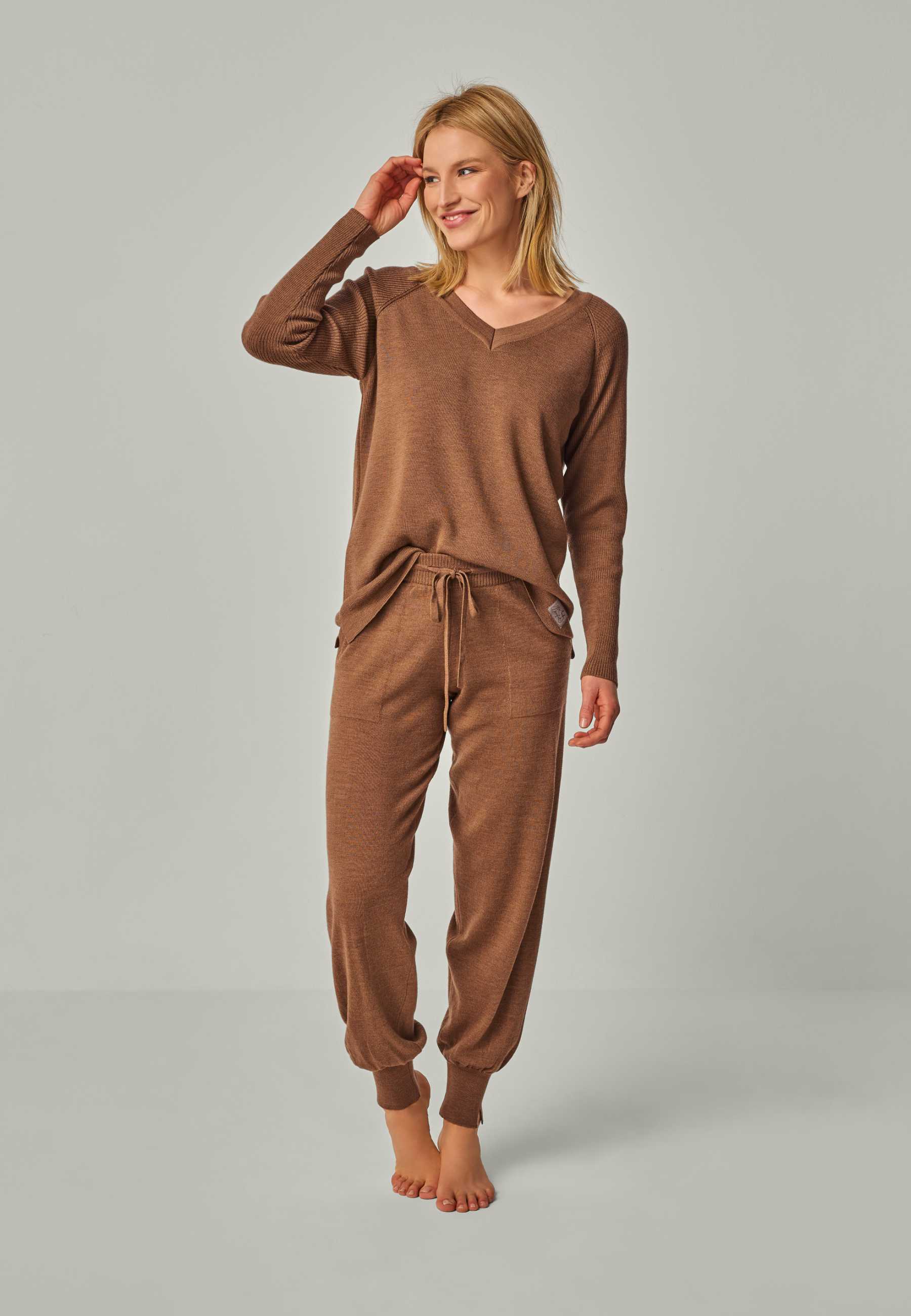 PULLOVER DORINA - Merino sweater with V-neck