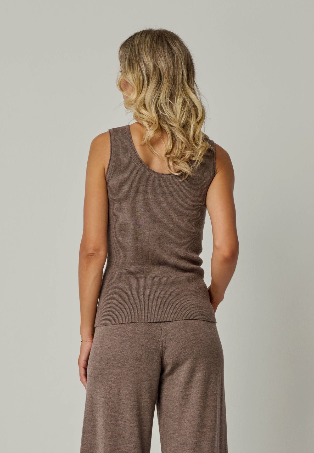 TOP BLOSSOM - Geripptes Merino Top mit Rundhals