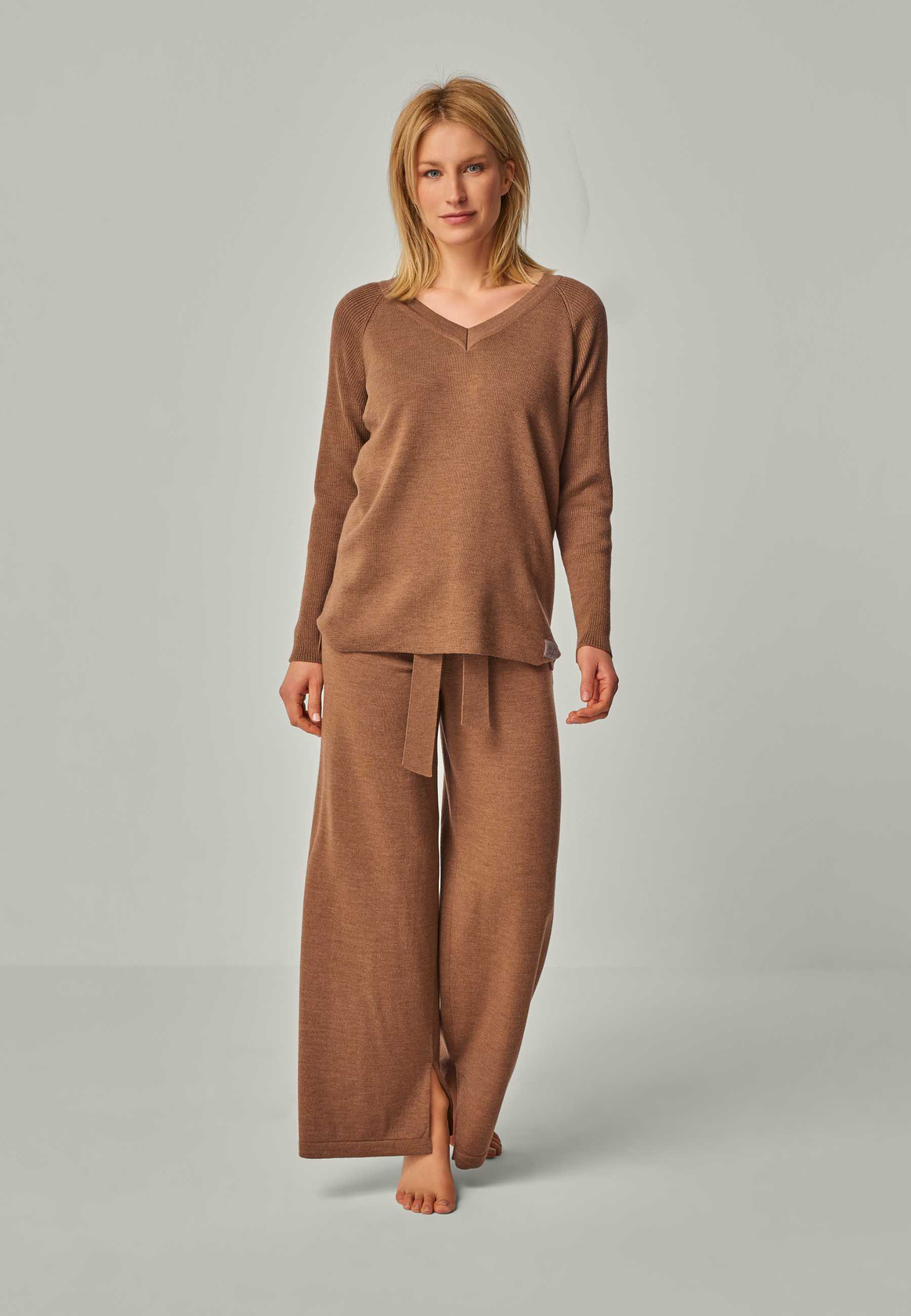 PULLOVER DORINA - Merino sweater with V-neck