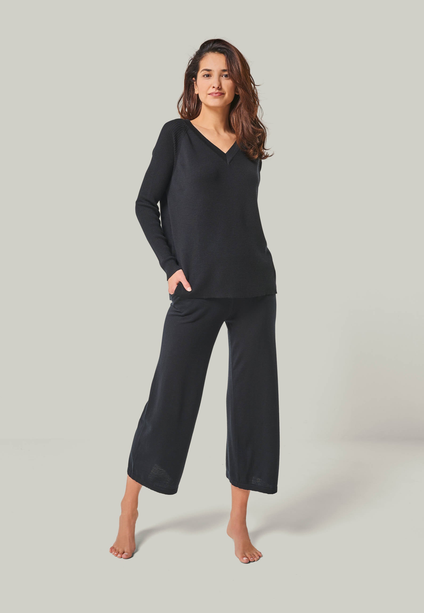 PULLOVER DORINA - Merino sweater with V-neck