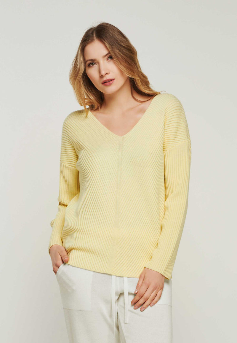 Zitronengelber Merino-Strick-Pullover BLOSSOM aus der Loungewear-Kollektion von YOU LOOK PERFECT